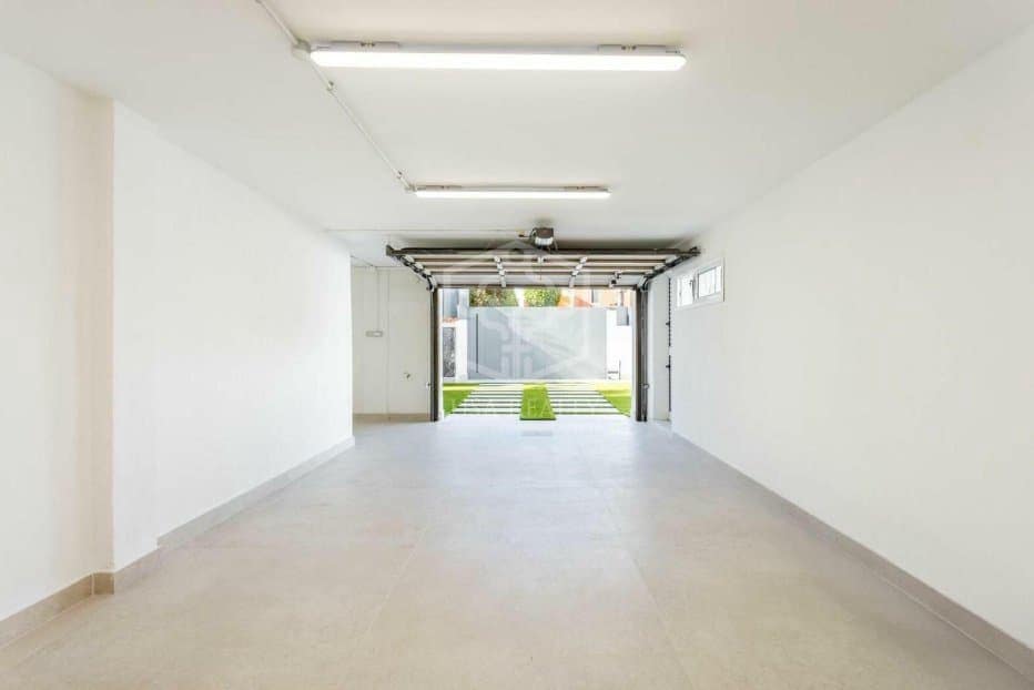 5 slaapkamer Villa te koop in Adeje met zwembad - € 3.300.000 (Ref: 9731556)