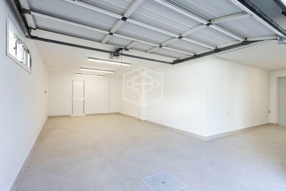 5 slaapkamer Villa te koop in Adeje met zwembad - € 3.300.000 (Ref: 9731556)