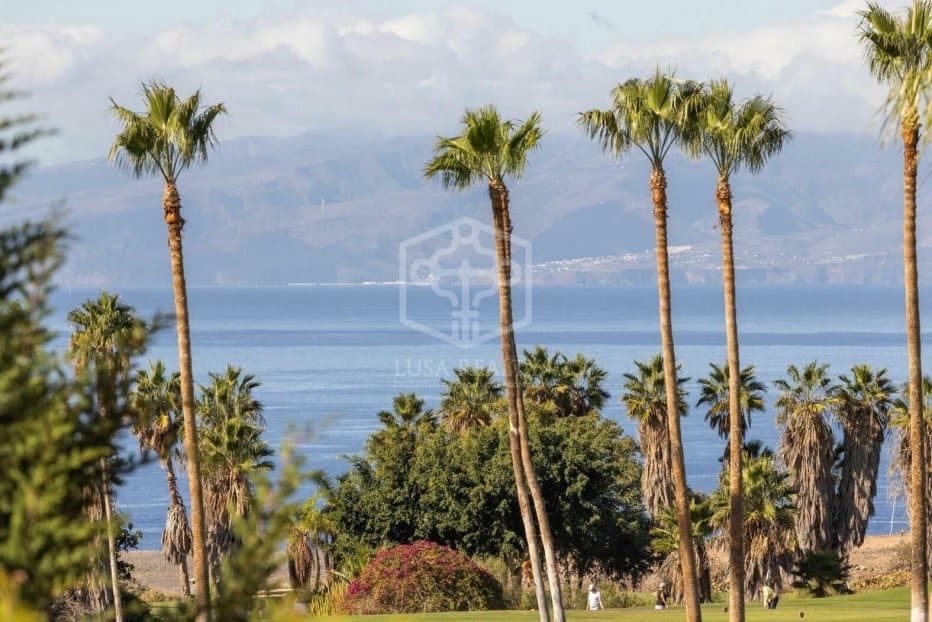 5 slaapkamer Villa te koop in Adeje met zwembad - € 3.300.000 (Ref: 9731556)