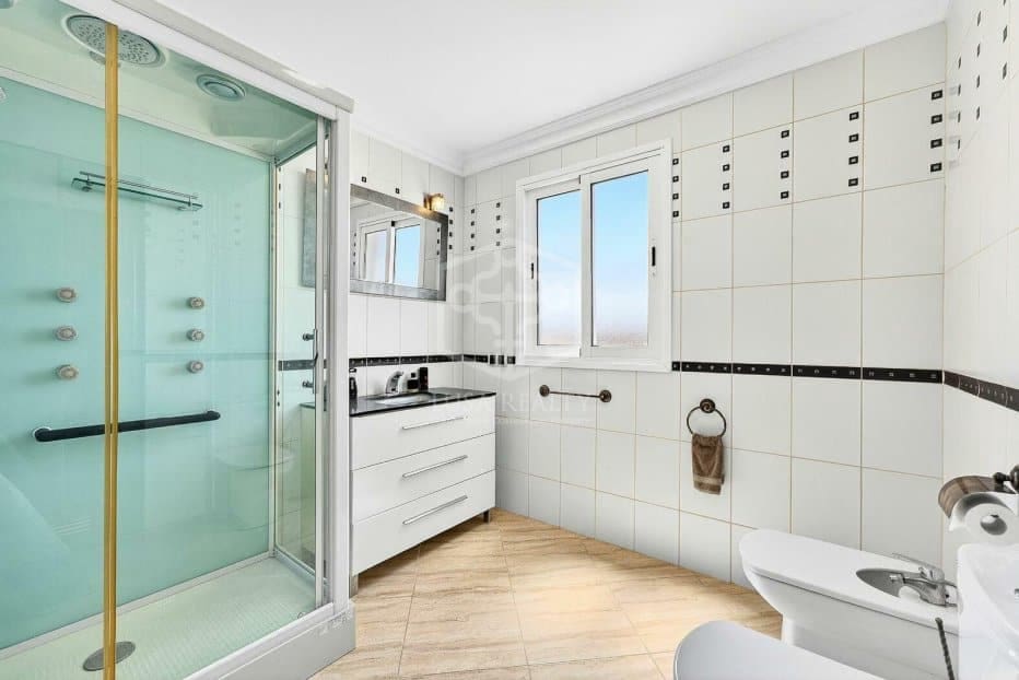 14 soverom Villa til salgs i Adeje med svømmebasseng garasje - € 2 590 000 (Ref: 9755129)