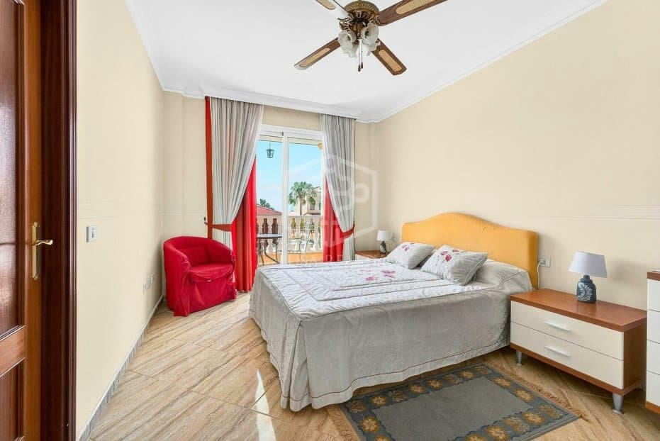 14 soverom Villa til salgs i Adeje med svømmebasseng garasje - € 2 590 000 (Ref: 9755129)