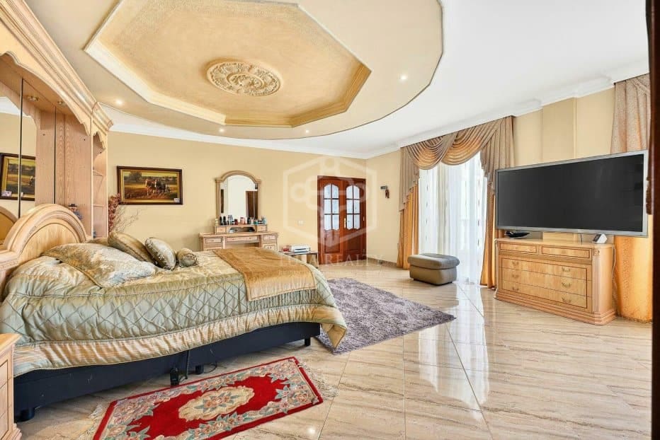 14 soverom Villa til salgs i Adeje med svømmebasseng garasje - € 2 590 000 (Ref: 9755129)