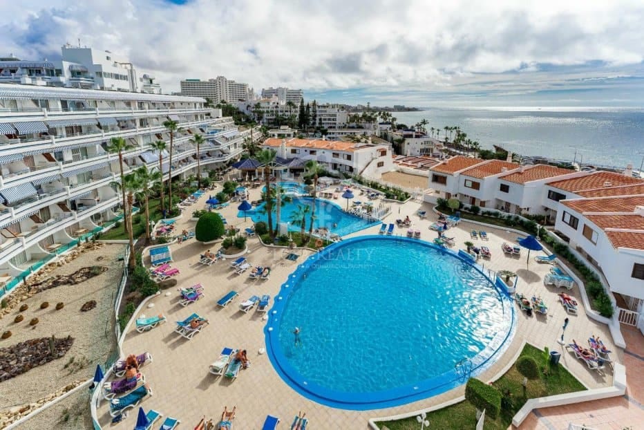 2 makuuhuone Huoneisto myytävänä paikassa Adeje mukana uima-altaan 
autotalli - 950 000 € (Ref: 9755131)