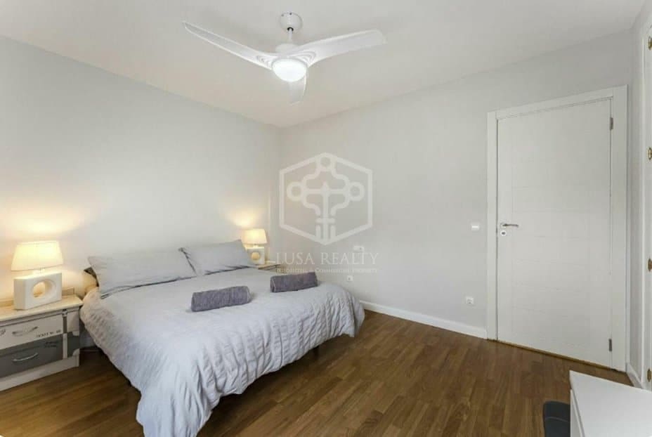 4 slaapkamer Villa te koop in Arona met zwembad garage - € 850.000 (Ref: 9755132)