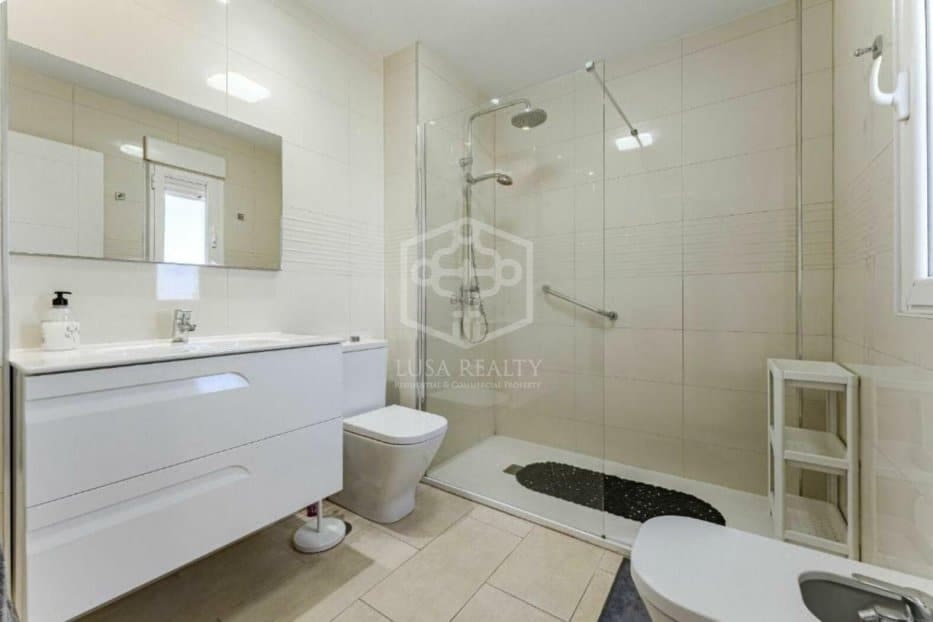 4 slaapkamer Villa te koop in Arona met zwembad garage - € 850.000 (Ref: 9755132)