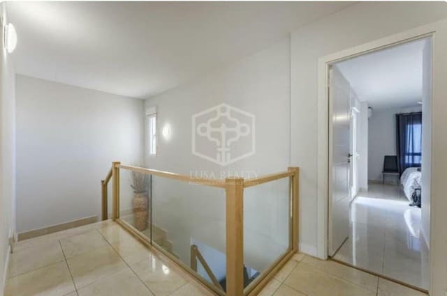 4 slaapkamer Villa te koop in Los Cristianos, Arona met zwembad garage - € 850.000 (Ref: 9755132)