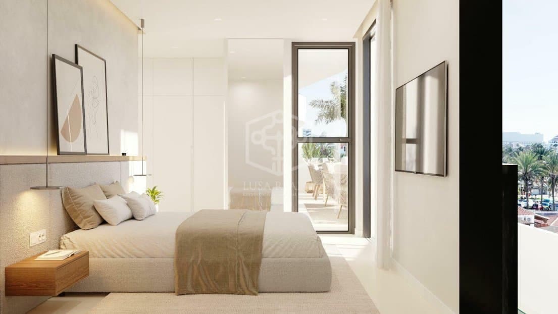 Apartamento de 2 habitaciones en Arona en venta con piscina garaje - 854.310 € (Ref: 9803856)