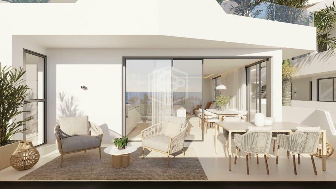 Apartamento de 2 habitaciones en Arona en venta con piscina garaje - 854.310 € (Ref: 9803856)