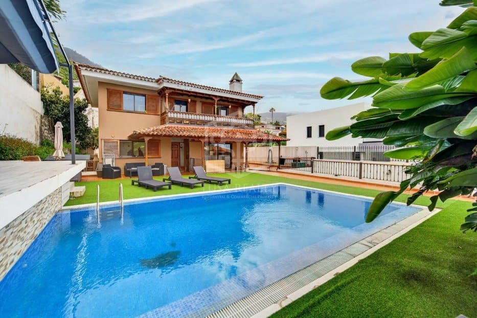 3 quarto Moradia para venda em La Orotava com piscina garagem - 740 000 € (Ref: 9815383)