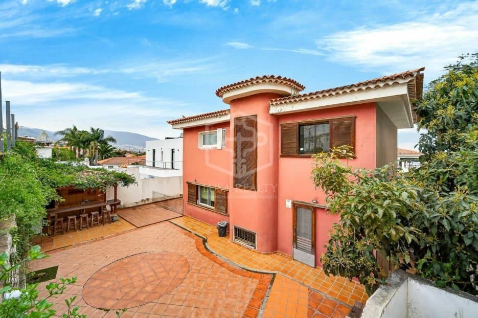3 quarto Moradia para venda em La Orotava com piscina garagem - 740 000 € (Ref: 9815383)