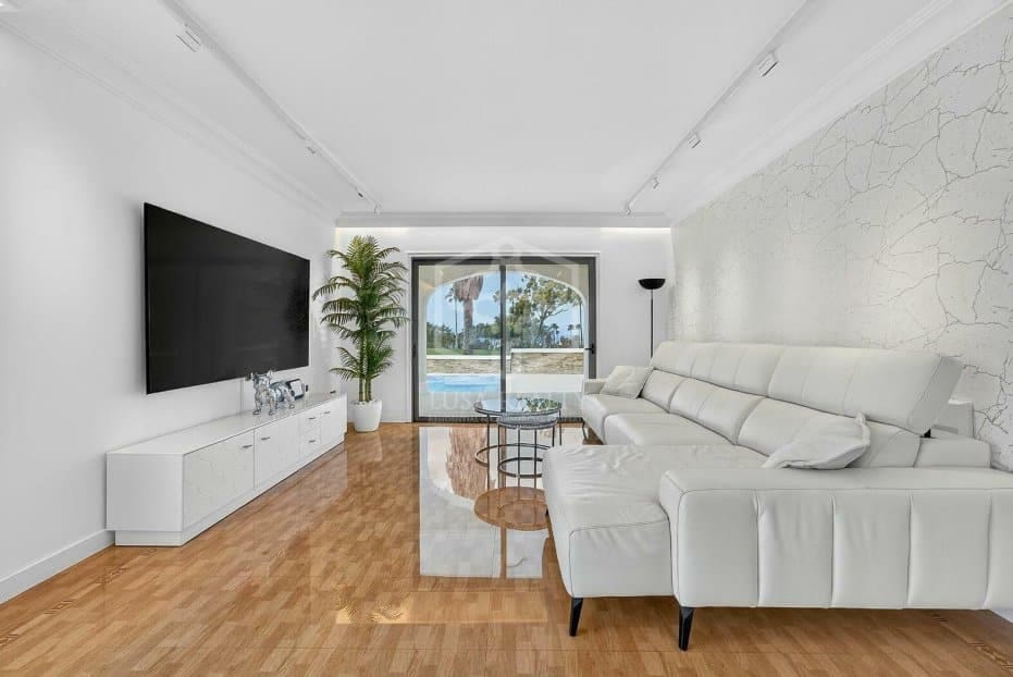 4 slaapkamer Villa te koop in Adeje met zwembad garage - € 3.500.000 (Ref: 9828161)