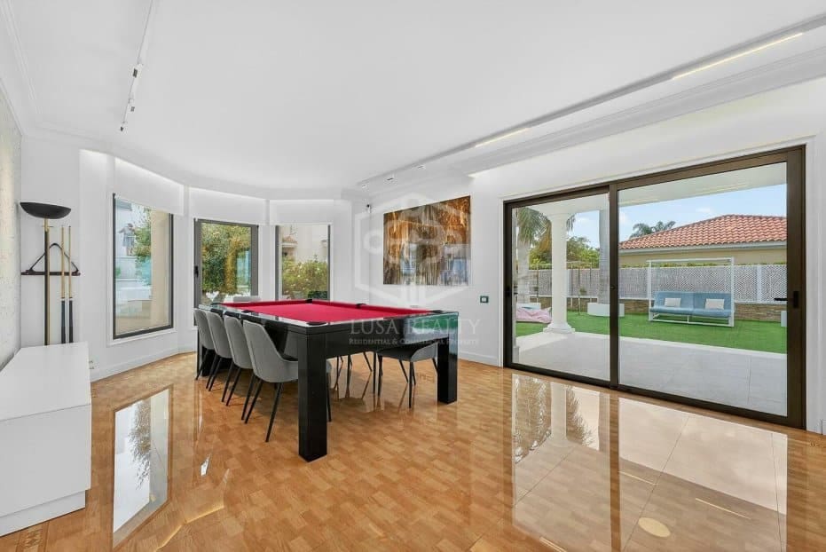 4 slaapkamer Villa te koop in Adeje met zwembad garage - € 3.500.000 (Ref: 9828161)