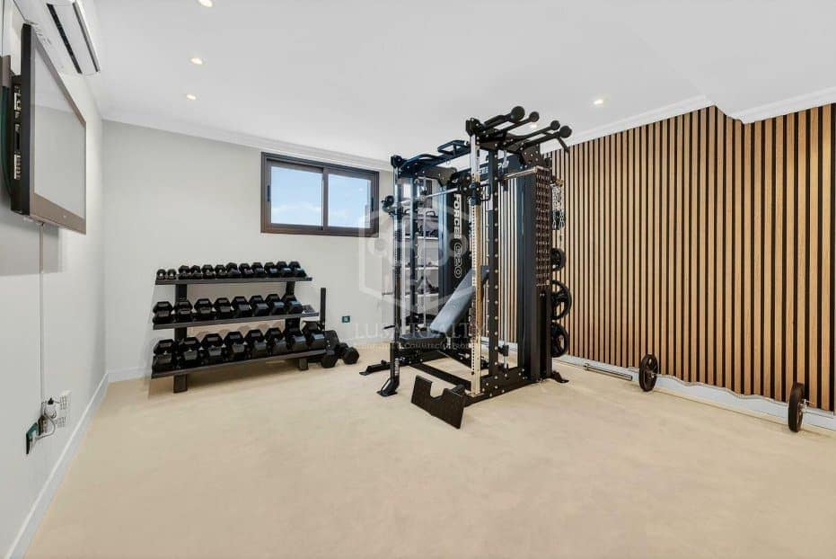 4 slaapkamer Villa te koop in Adeje met zwembad garage - € 3.500.000 (Ref: 9828161)