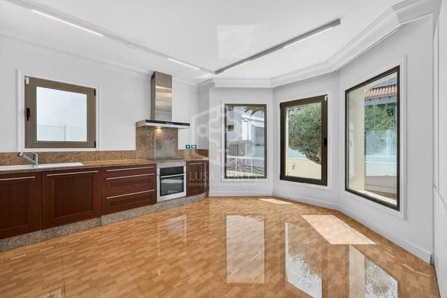 4 slaapkamer Villa te koop in La Caleta Adeje, Adeje met zwembad garage - € 3.500.000 (Ref: 9828161)