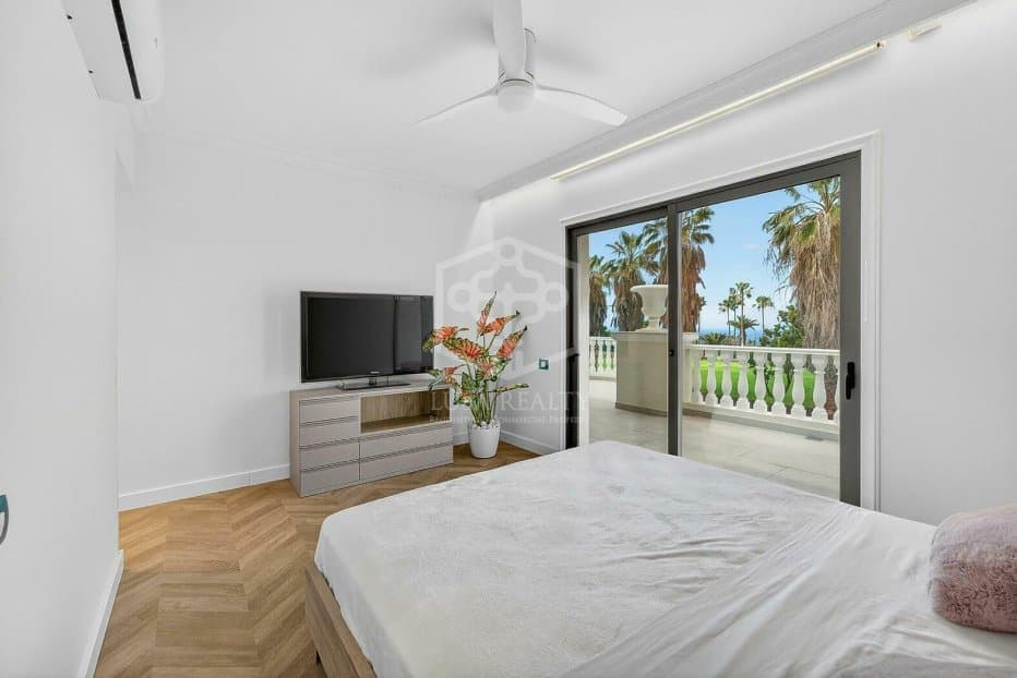 4 slaapkamer Villa te koop in Adeje met zwembad garage - € 3.500.000 (Ref: 9828161)