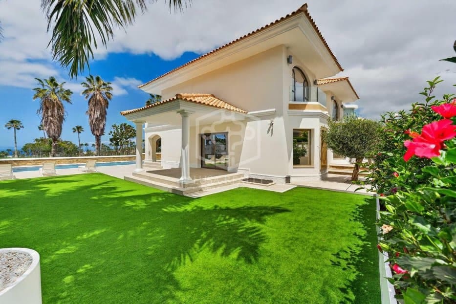 4 slaapkamer Villa te koop in Adeje met zwembad garage - € 3.500.000 (Ref: 9828161)