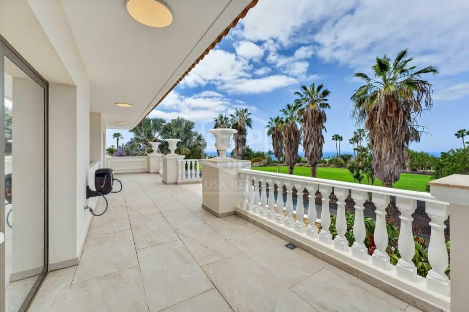 4 slaapkamer Villa te koop in Adeje met zwembad garage - € 3.500.000 (Ref: 9828161)