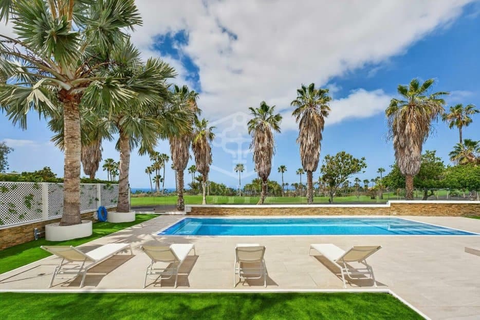 4 slaapkamer Villa te koop in Adeje met zwembad garage - € 3.500.000 (Ref: 9828161)