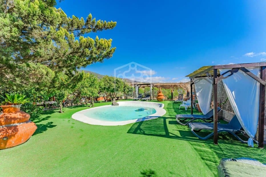 13 slaapkamer Commercieel te koop in San Miguel de Abona met zwembad - € 1.500.000 (Ref: 9861399)