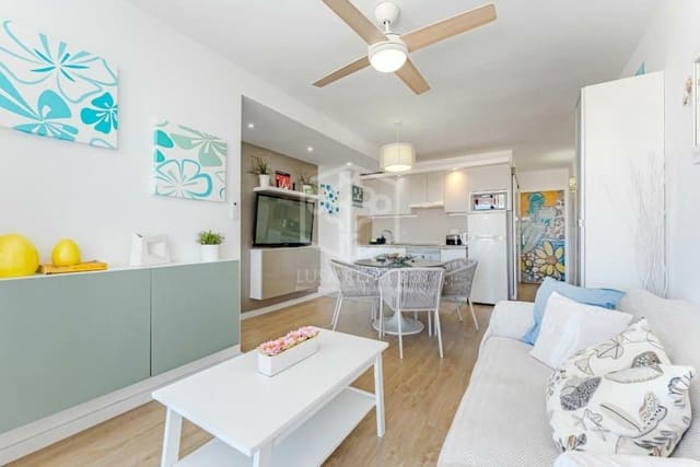 Bedrijf te koop in Arona met zwembad - € 790.000 (Ref: 9861400)
