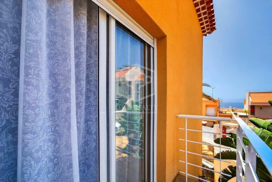 Chalet de 4 habitaciones en Santiago del Teide en venta con piscina garaje - 1.055.555 € (Ref: 9872849)
