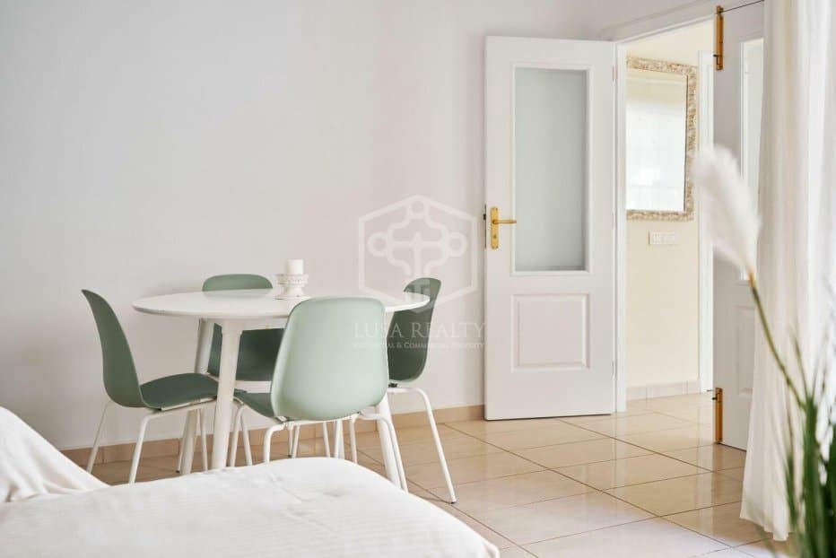 2 soverom Leilighet til salgs i Adeje med svømmebasseng garasje - € 860 000 (Ref: 9872850)