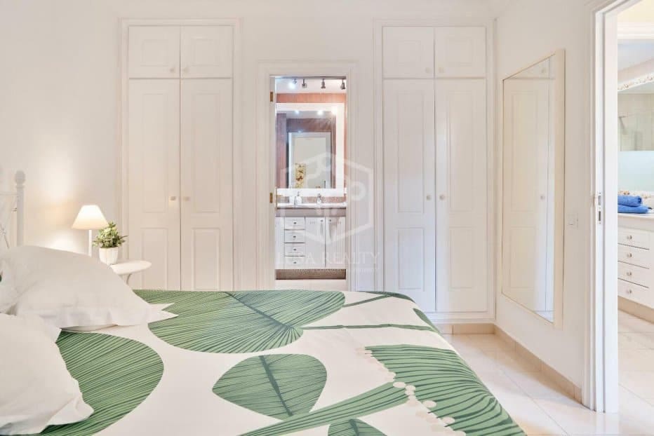 2 soverom Leilighet til salgs i Adeje med svømmebasseng garasje - € 860 000 (Ref: 9872850)