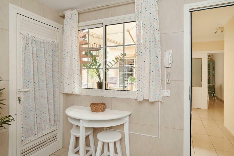 2 soverom Leilighet til salgs i Adeje med svømmebasseng garasje - € 860 000 (Ref: 9872850)