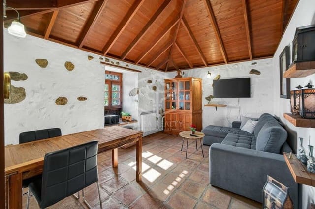 Villa til salg i Icod de los Vinos med swimmingpool garage - € 780.000 (Ref: 9872851)