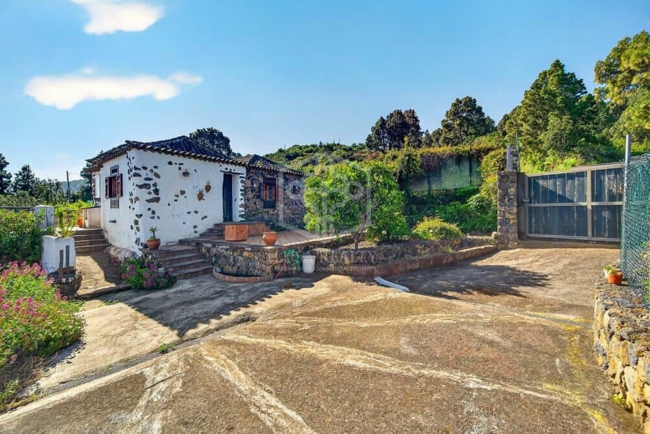 Villa til salg i Icod de los Vinos med swimmingpool garage - € 780.000 (Ref: 9872851)