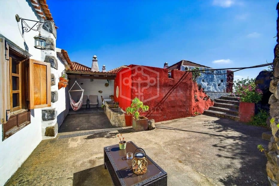 Villa til salg i Icod de los Vinos med swimmingpool garage - € 780.000 (Ref: 9872851)
