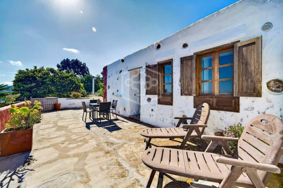 Villa til salg i Icod de los Vinos med swimmingpool garage - € 780.000 (Ref: 9872851)