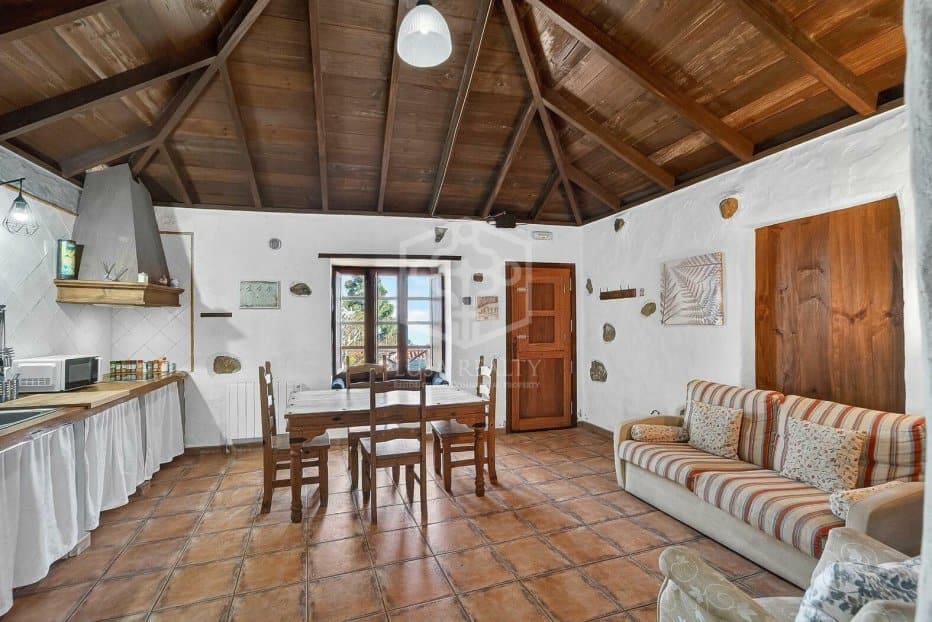 Villa til salg i Icod de los Vinos med swimmingpool garage - € 780.000 (Ref: 9872851)