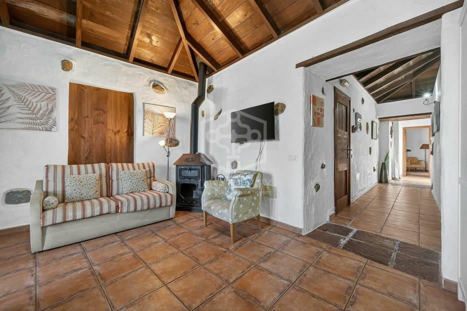 Villa til salg i Icod de los Vinos med swimmingpool garage - € 780.000 (Ref: 9872851)