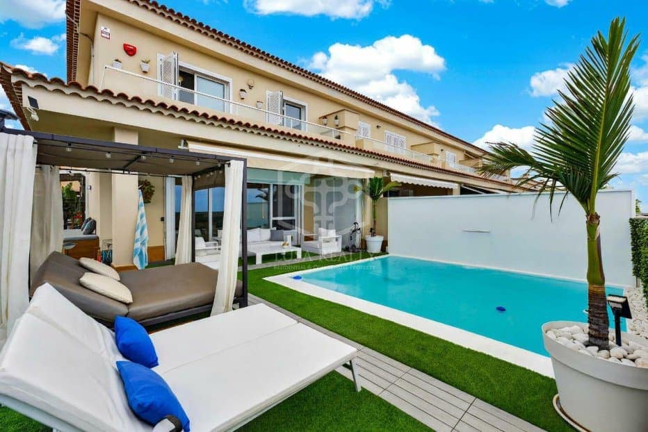 4 slaapkamer Huis te koop in Santiago del Teide met zwembad garage - € 940.000 (Ref: 9889631)