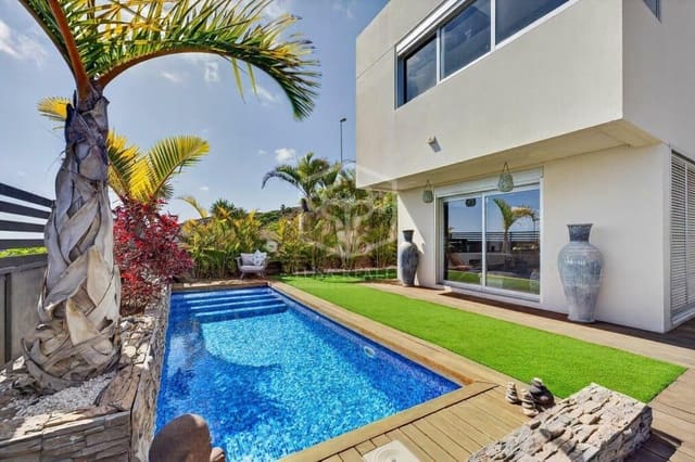 3 soveværelse Villa til salg i Chayofa, Arona med swimmingpool garage - € 925.000 (Ref: 9902688)