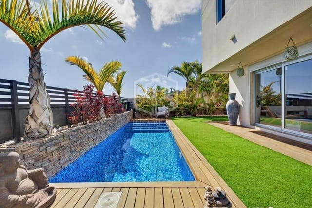 3 soveværelse Villa til salg i Chayofa, Arona med swimmingpool garage - € 925.000 (Ref: 9902688)
