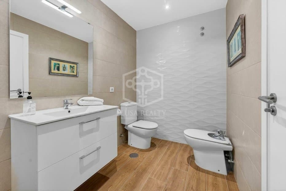 3 soveværelse Villa til salg i Arona med swimmingpool garage - € 925.000 (Ref: 9902688)