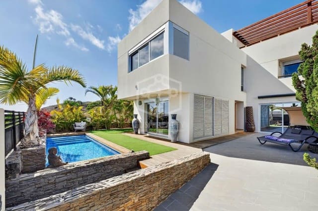 3 soveværelse Villa til salg i Chayofa, Arona med swimmingpool garage - € 925.000 (Ref: 9902688)