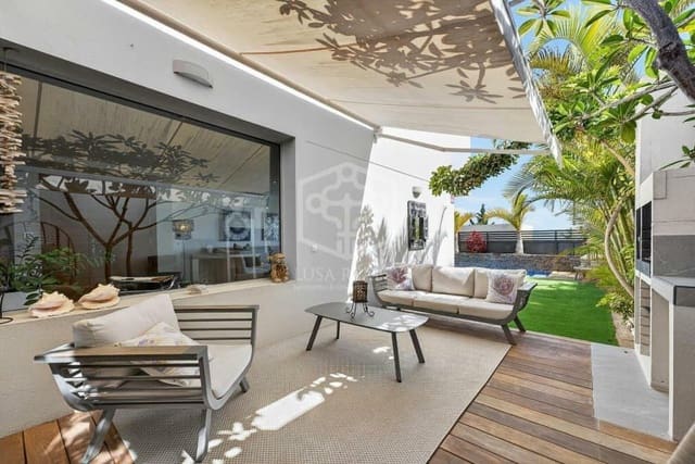 3 soveværelse Villa til salg i Chayofa, Arona med swimmingpool garage - € 925.000 (Ref: 9902688)
