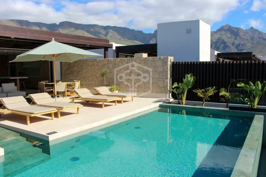 3 soveværelse Villa til salg i Adeje med swimmingpool - € 2.300.000 (Ref: 9919195)