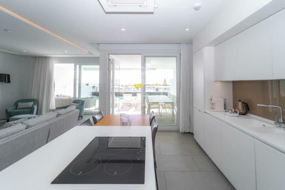 2 chambre Appartement à vendre à Adeje avec piscine - 1 095 000 € (Ref: 9919197)