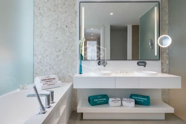 2 chambre Appartement à vendre à La Caleta Adeje, Adeje avec piscine - 1 095 000 € (Ref: 9919197)