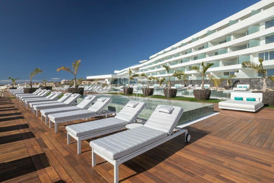 2 chambre Appartement à vendre à Adeje avec piscine - 1 095 000 € (Ref: 9919197)