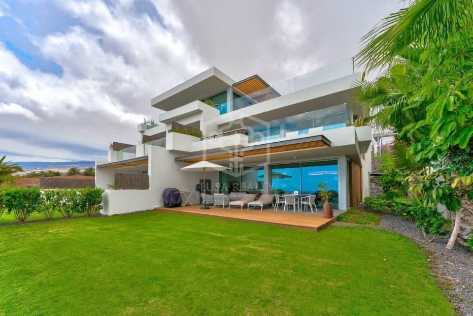 2 soveværelse Lejlighed til salg i Guia de Isora med swimmingpool garage - € 980.000 (Ref: 9932675)