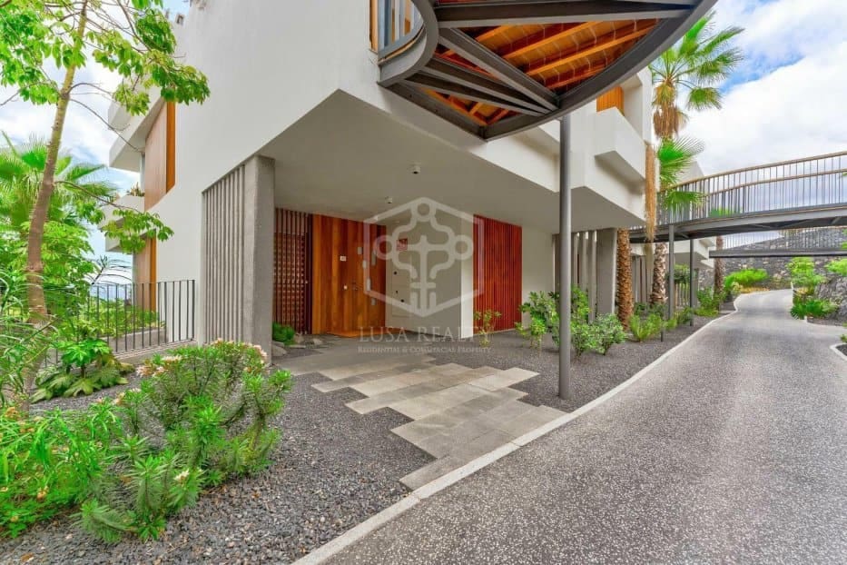 2 soveværelse Lejlighed til salg i Guia de Isora med swimmingpool garage - € 980.000 (Ref: 9932675)