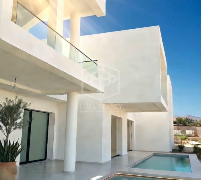 Empresa para venda em Adeje com piscina - 3 200 000 € (Ref: 9945007)