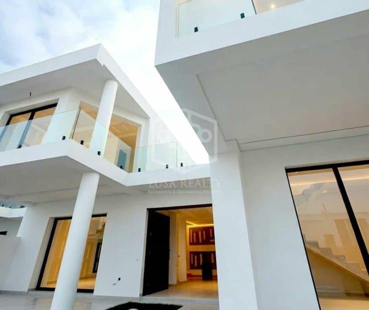 Empresa para venda em Adeje com piscina - 3 200 000 € (Ref: 9945007)