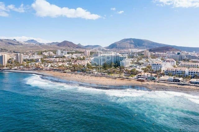 Empresa para venda em La Caldera, Adeje com piscina - 3 200 000 € (Ref: 9945007)