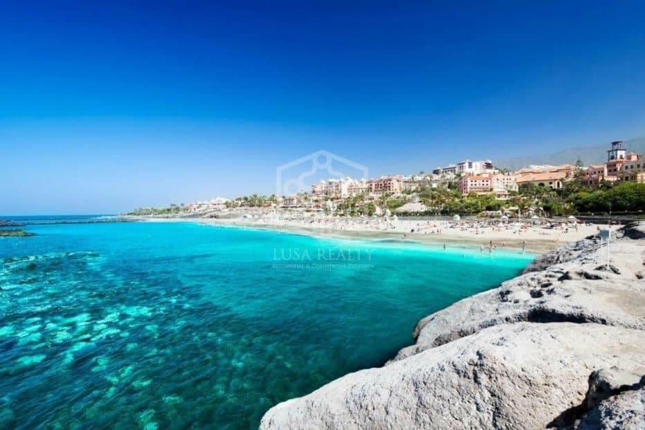 Empresa para venda em Adeje com piscina - 3 200 000 € (Ref: 9945007)